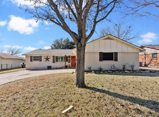 1220 Lynnwood Dr, Cleburne, TX 76033