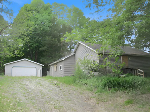 128 W Colfax St, Hastings, MI 49058