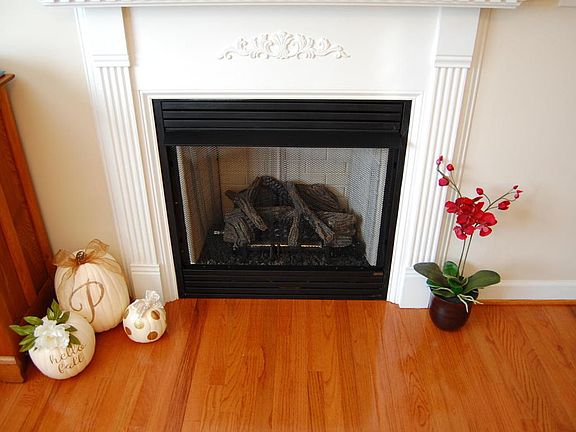 5th image of 2038 Bridle Ln