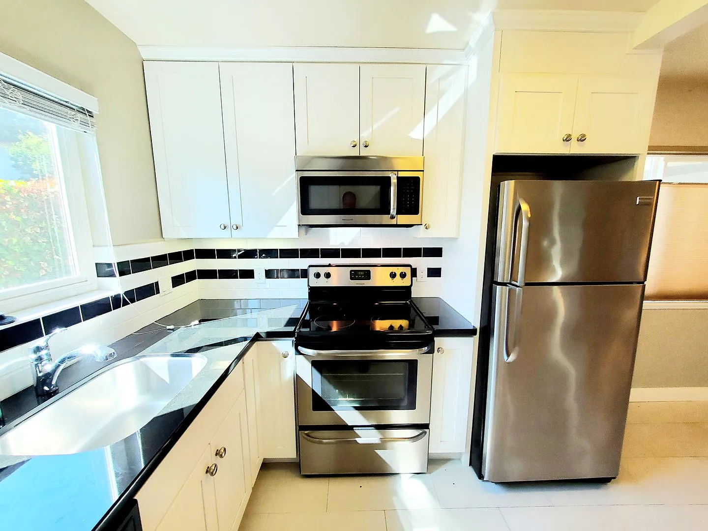1217 Paloma Ave APT 1 photo 1