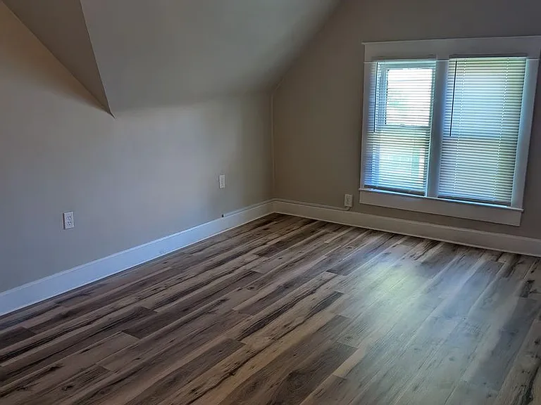 609 Jefferson St — Photo 9