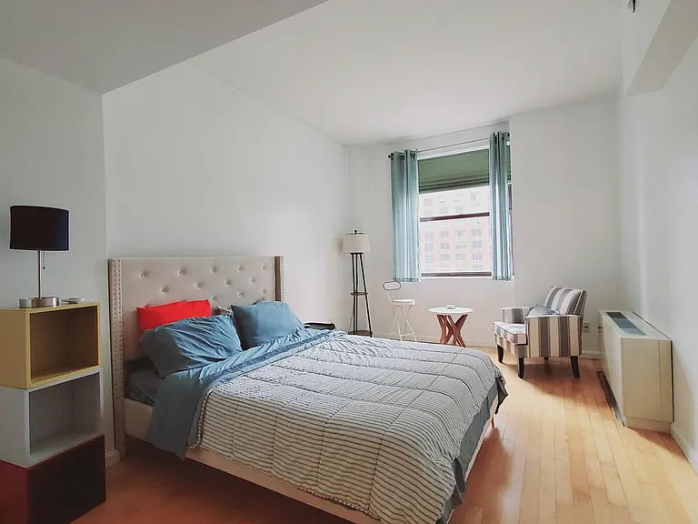 20 West St #11E — Photo 3