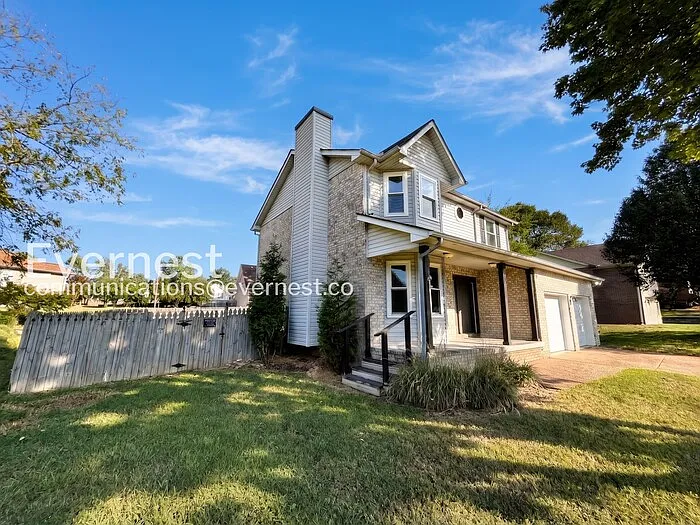 3 bed, 2.5 bath, 1696 sqft, $2,245 — Photo 2