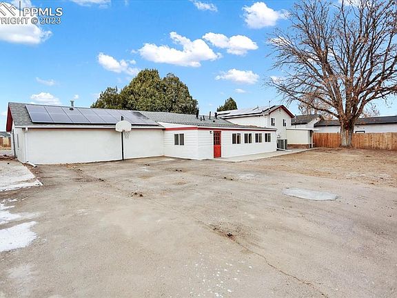 2nd image of 706 Cherry Ln