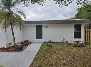 7803 NW 75th Ave, Tamarac, FL 33321