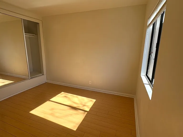 10114 Samoa Ave #C — Photo 8