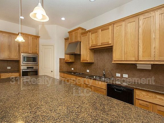 3rd image of 1212 Naples Dr