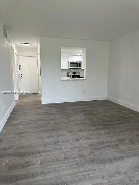 9405 W Flagler St — Photo 4