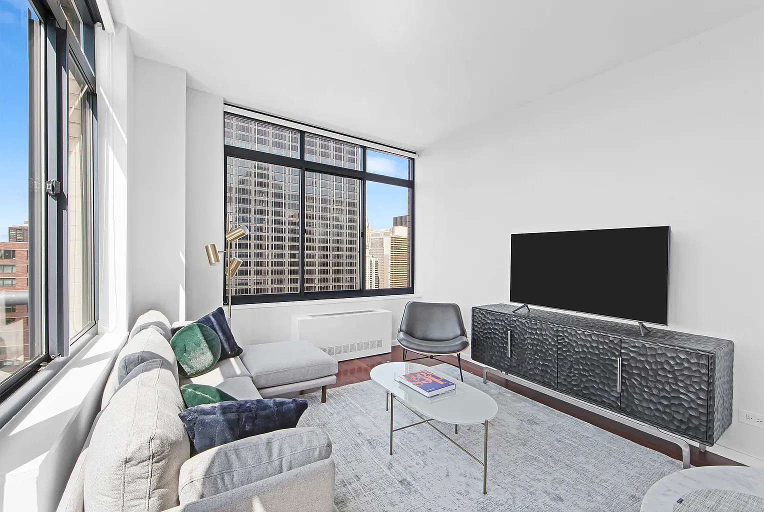 235 West 48th Street — Photo 3