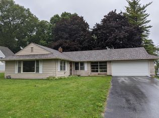 517 John St, Pecatonica, IL 61063