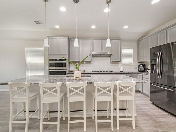 3rd image of 2408 Tawakoni Dr