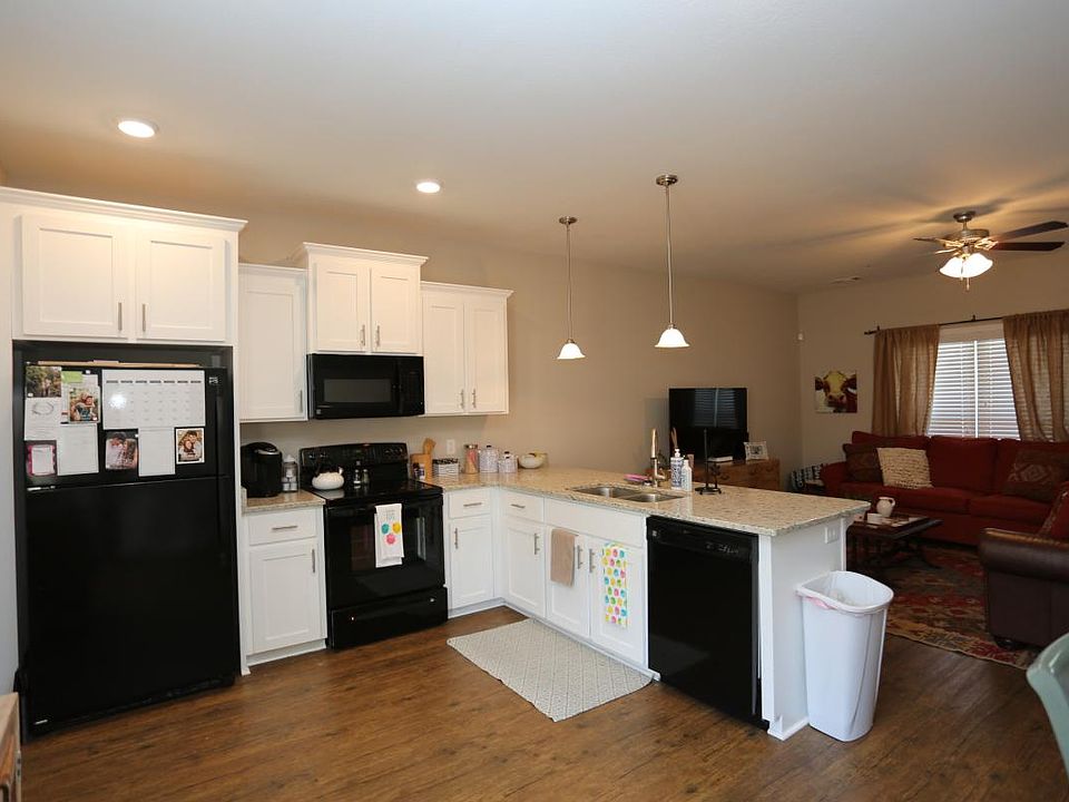1st image of 129 Highlands Crossing Blvd