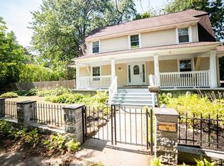 14 Irvington St, Springfield, MA 01108