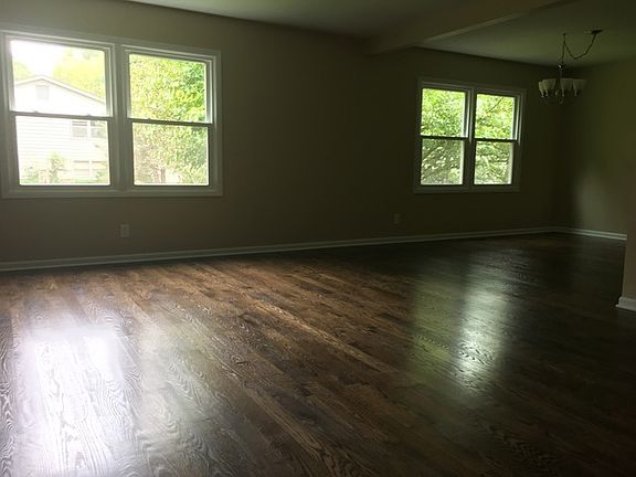 2nd image of 1119 Charleston Dr