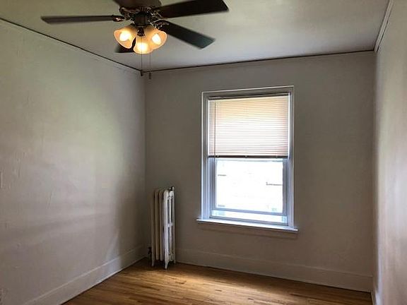 5th image of 2130 Como Ave