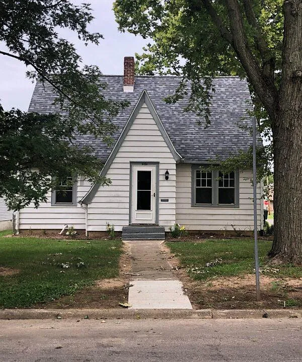 2021 N Janney Ave