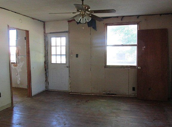 5th image of 404 N King St