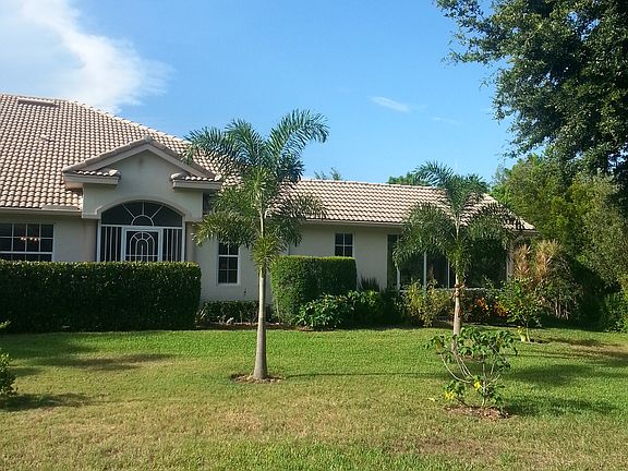2nd image of 481 NW Red Pine Way