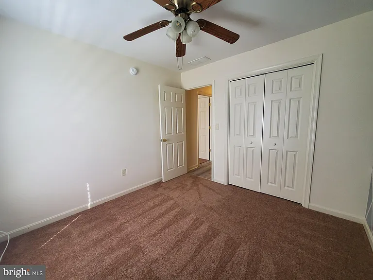 218 E North St — Photo 15