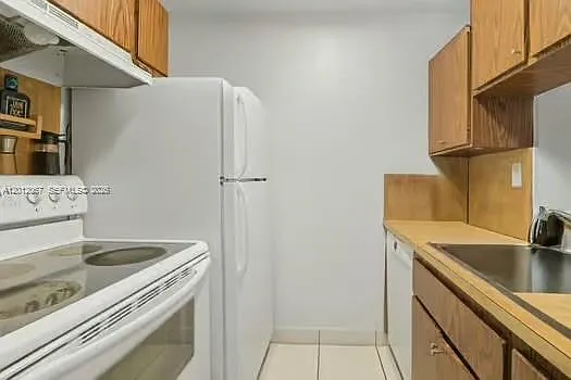 7151 Miami Lakes Dr #P22 — Photo 11