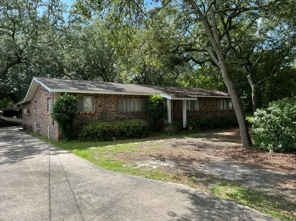 1324 Blueberry Ln, Fort Walton Beach, FL 32547