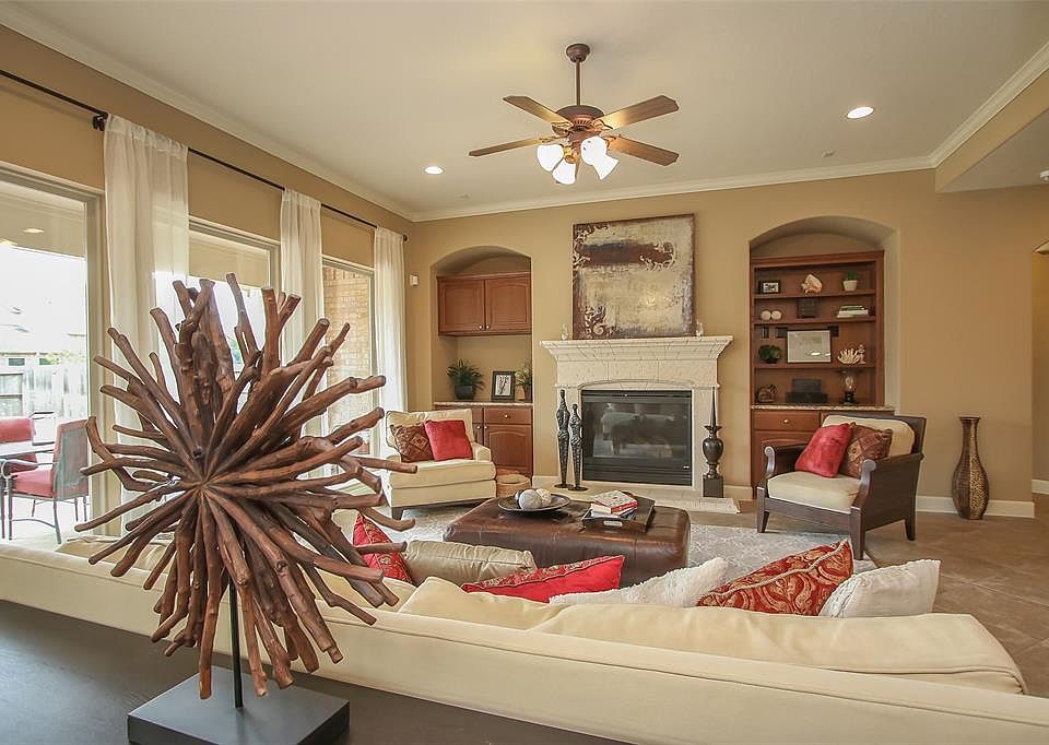 1st image of 103 Windcrest Ct