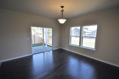 4th image of 7044 Country Village Dr SW
