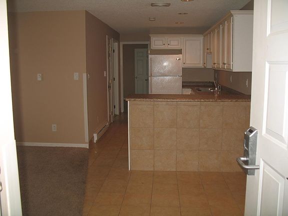 2nd image of 1223 E 2nd St APT 22