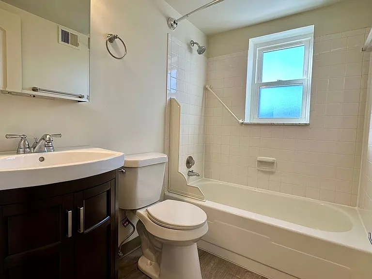 360 Maryland Ave — Photo 111