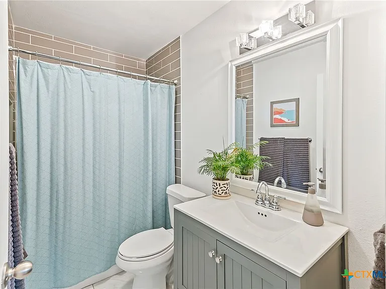 2404 Oak Crest Ave — Photo 16
