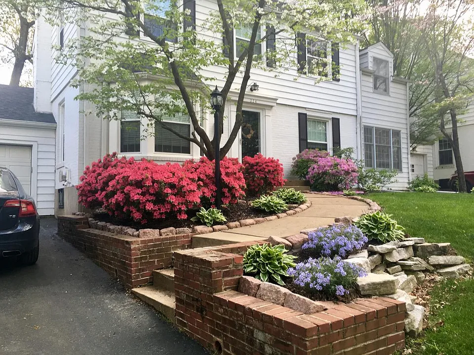 324 Oakley Ln