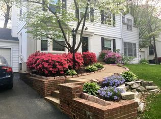 324 Oakley Ln, Saint Louis, MO