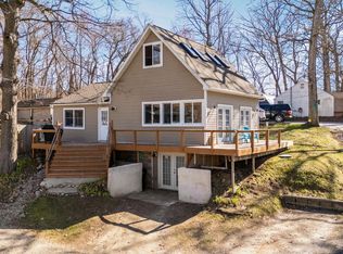 915 Guinan Dr, Chelsea, MI 48118