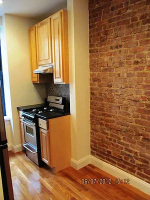 Rented by PMG Real Estate  | media 12