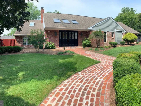 1 Poplar St, Turnersville, NJ 08012