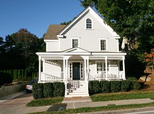 10 Pine St, Manchester, MA 01944