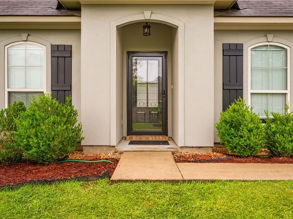 326 Crossridge Ave, Pineville, LA 71360