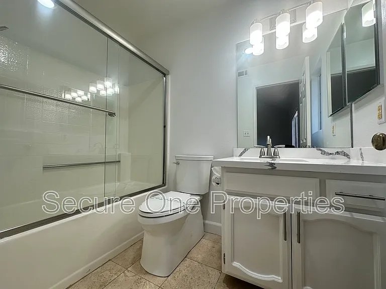 674 Warwick Ave — Photo 29