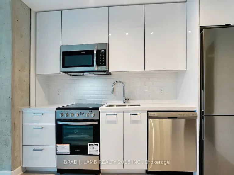 284 King St E #1603 — Photo 3