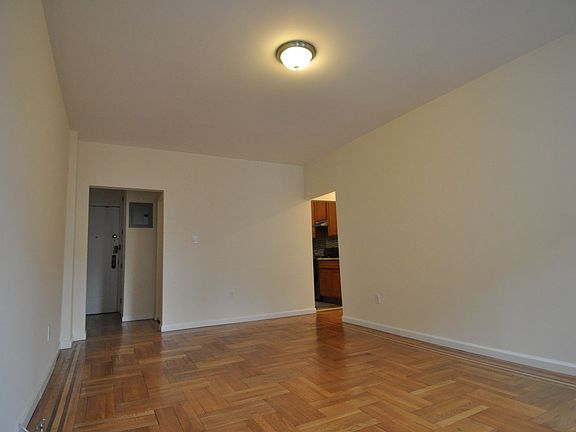 4th image of 138 W 4th St APT 4A