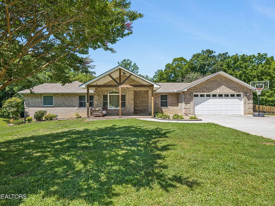 1st image of 677 Twin Hills Ln