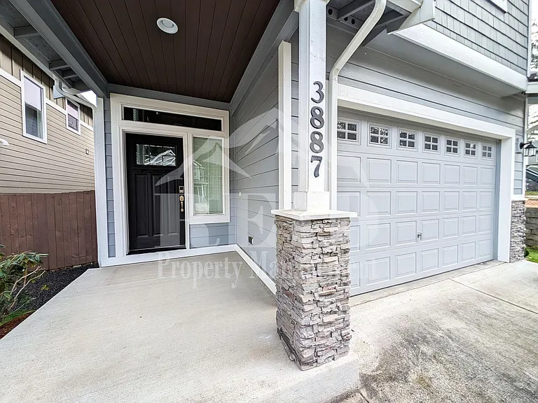 3887 Portside Dr — Photo 2