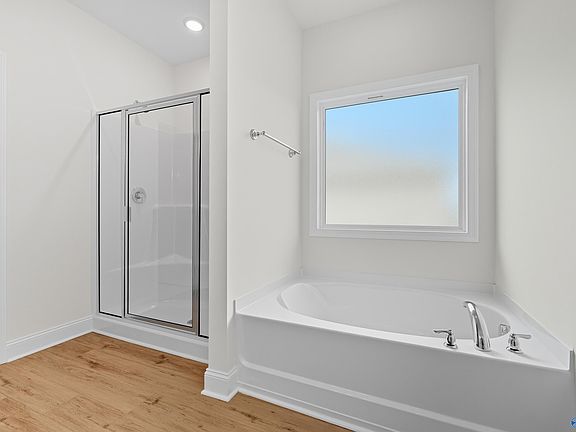 3rd image of 231 Jerrie Lynn Blvd