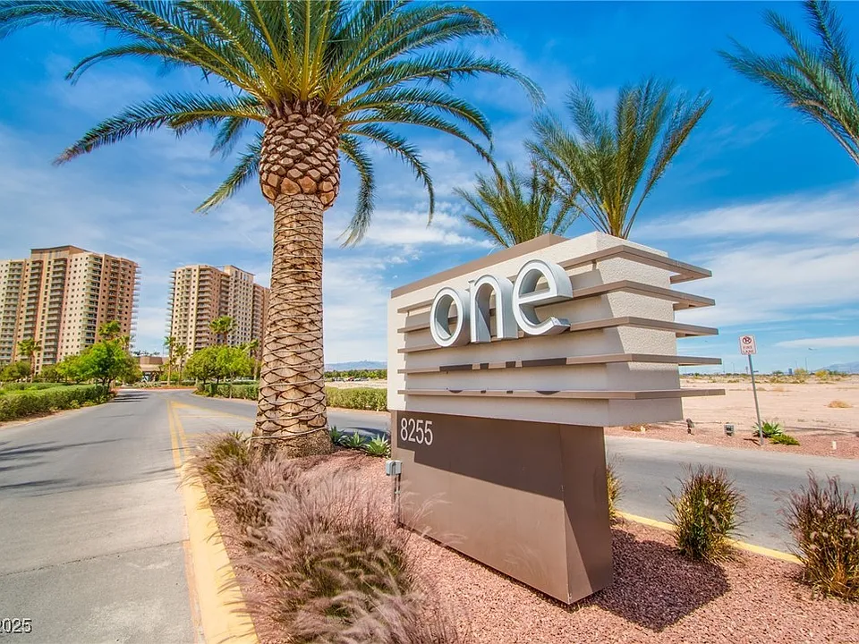 8255 Las Vegas Blvd S #1702