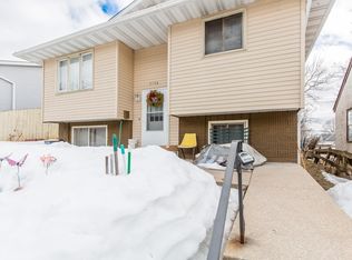 1014 4th St E, Saint Paul, MN 55106