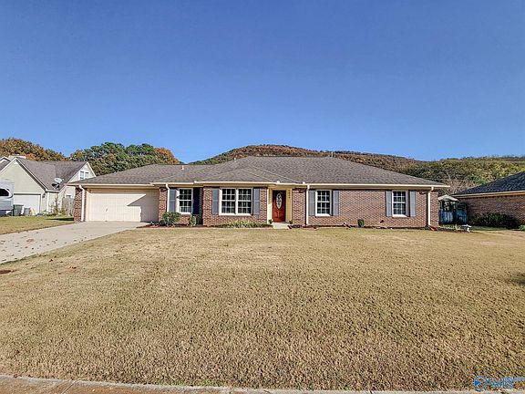 3rd image of 14927 Clovercrest Dr SE