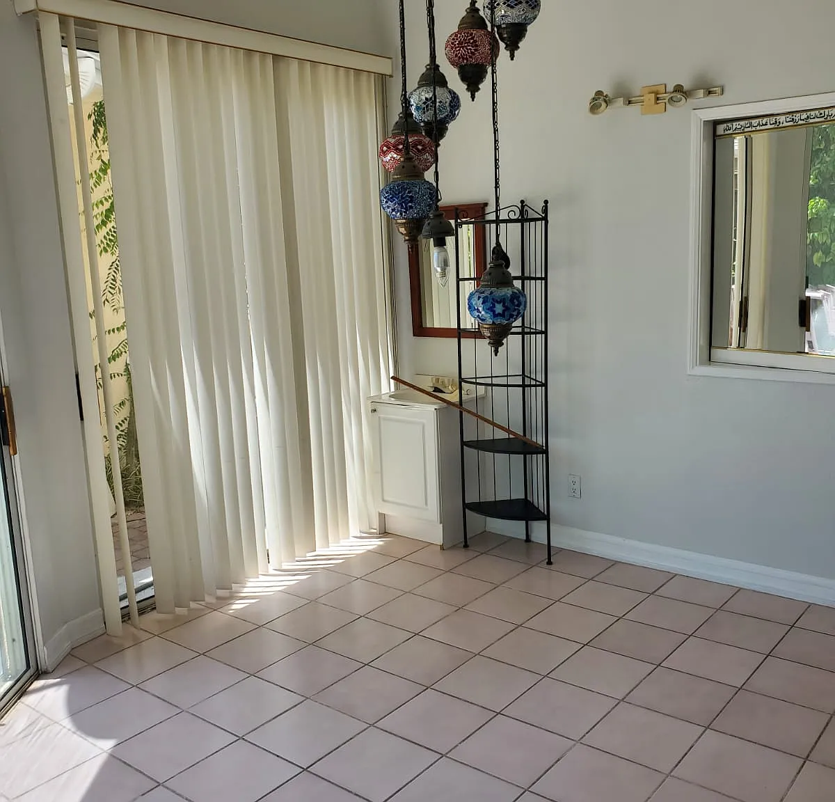 4 bed, 3.5 bath, 3473 sqft, $5,900 — Photo 4