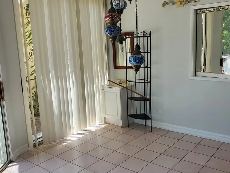 3214 Cricklewood St — Photo 4