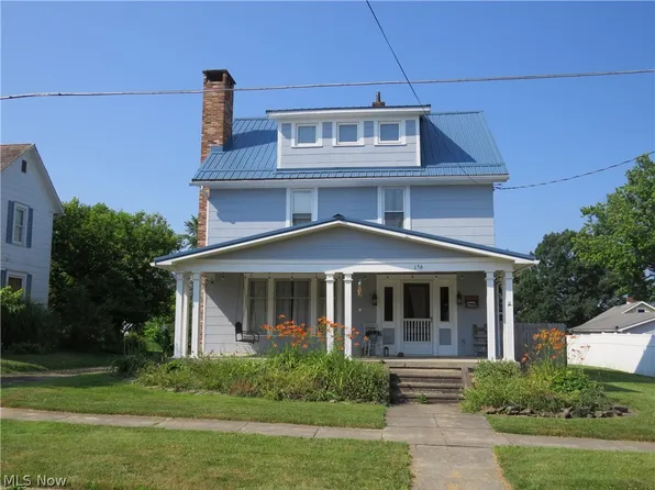 156 4th St SE, Carrollton, OH 44615