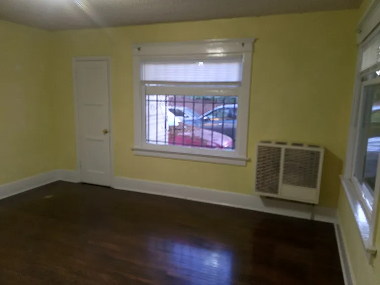 4318 Menlo - SW 3rd bedroom - very large could be used as Master Bedroom w separate entrance- West view